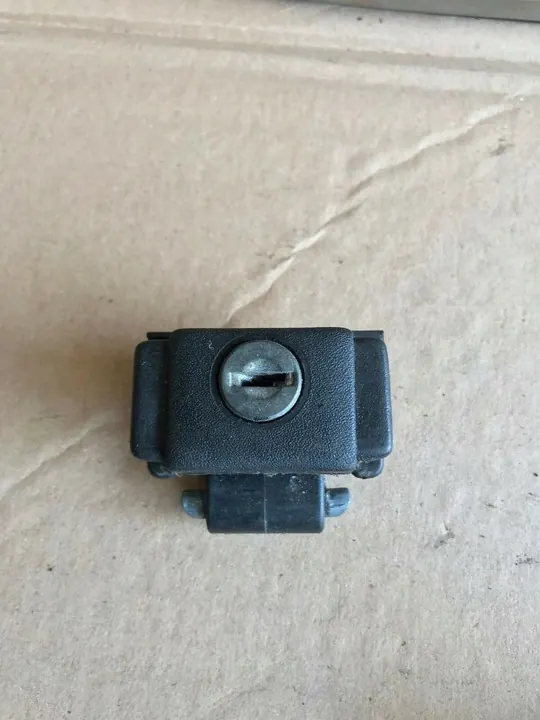 Täydellinen sytytyskytkin Volkswagen Golf II 1984 OEM 191837205A image 4