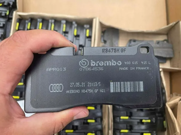 OEM 4S0615415L Bromsbelägg bak för Audi R8 4S image 4