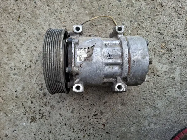 Compresseur de Climatisation Renault Truck Sanden SD7H15 image 6