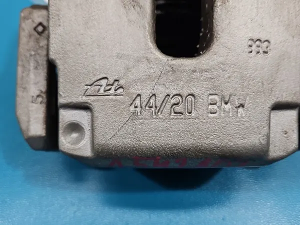 Pinza Trasera Derecha BMW OEM IMPRK1542102 Usada image 3