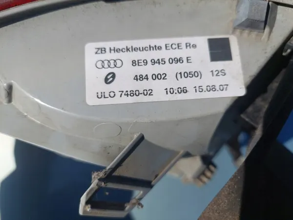 AUDI A4 B7 Luz Trasera Derecha OEM image 5