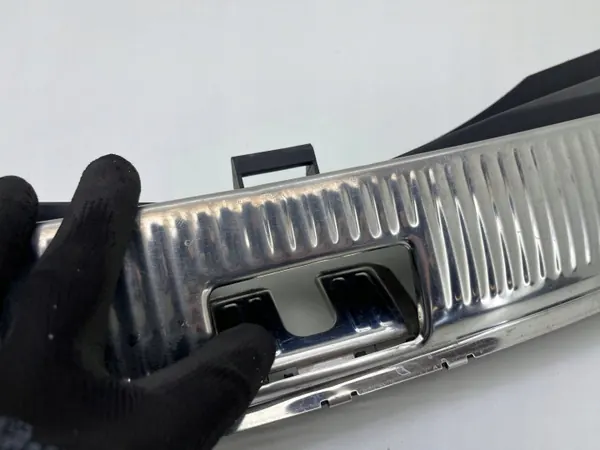 Audi Q7 4L Kofferraumschwellenschutz OEM 4L0864483 image 4
