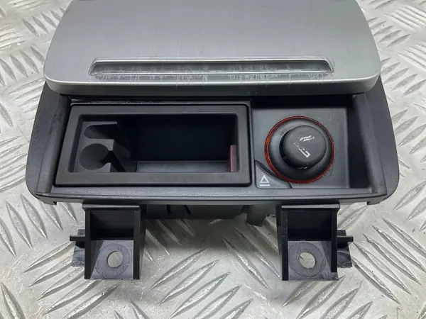 Cinzeiro dianteiro Audi TT Mk2 OEM 8J0857951 - Usado image 4