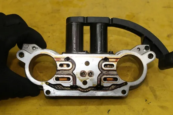 OEM 06C103108D Régulateur de Distribution Droit Audi A6 C5 3.0 image 6