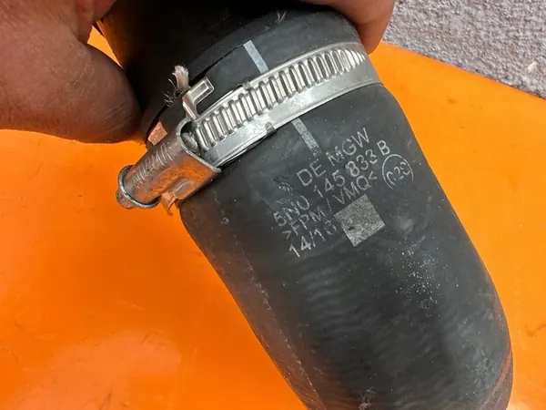 AUDI Q3 2.0 TDI Manguera de aire 5N0145833B image 2