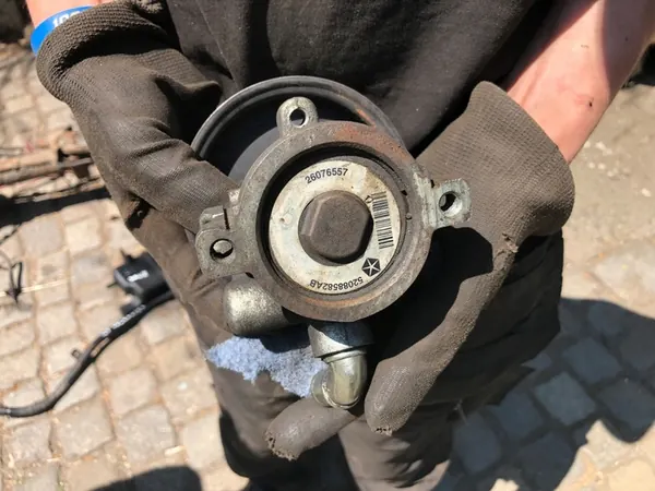 Bomba hidráulica Jeep 52088582AB image 3