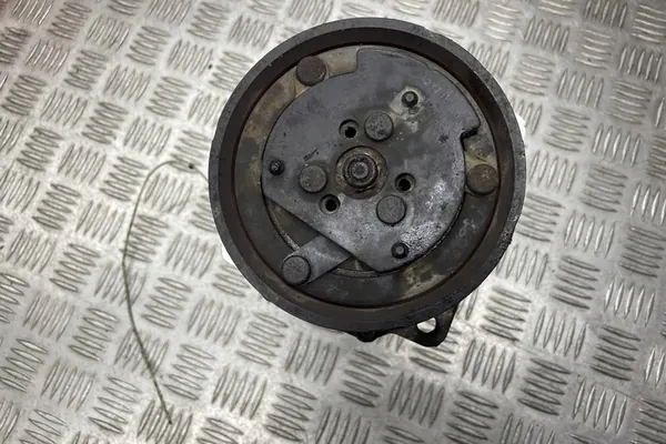 Compressore aria condizionata RENAULT MEGANE II SEDAN 7700272987 image 2