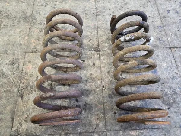 Etujousituksen Jouset OEM SPRĘŻYNY ZAWIESZENIA PRZÓD MERCEDES W123 image 2