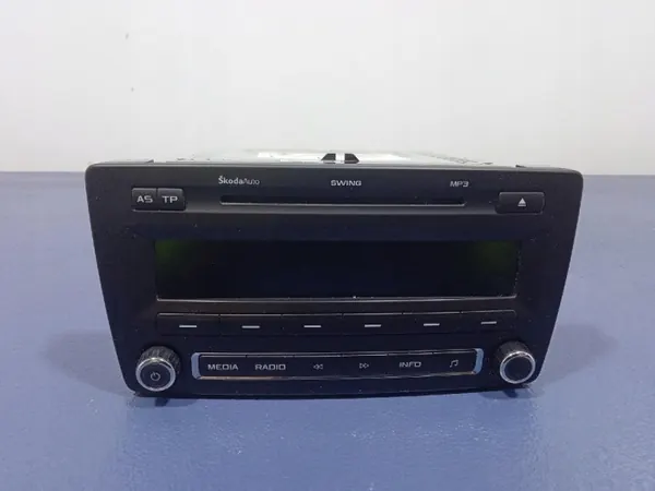 Radio Skoda Swing OEM 1Z0035161M para Octavia II image 3