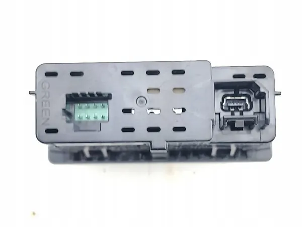 Enchufe USB Nissan Juke II OEM 726045001 image 4