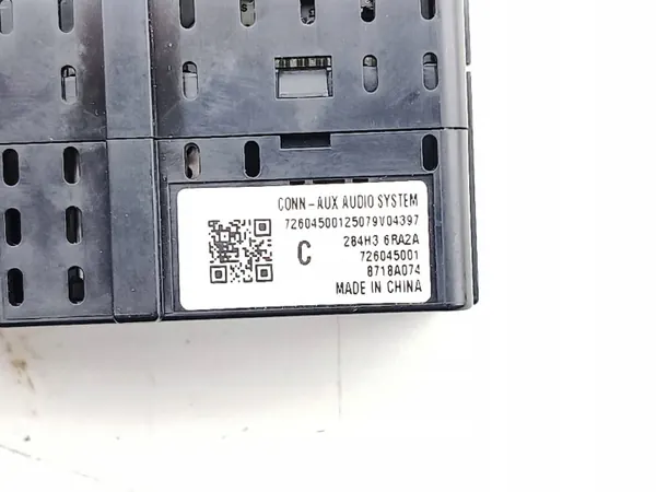Enchufe USB Nissan Juke II OEM 726045001 image 6