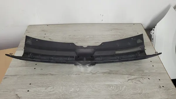 VW T5 Lift Transporter Grill OEM 7E0853653 image 7