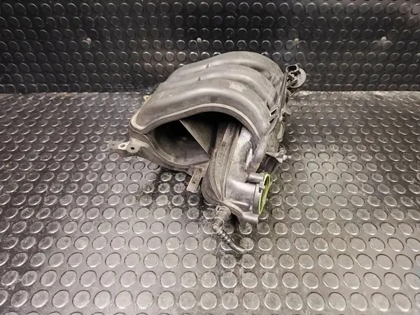 Collecteur d'admission VW GOLF SPORTSVAN 1.0L 2013 04C133201H image 2