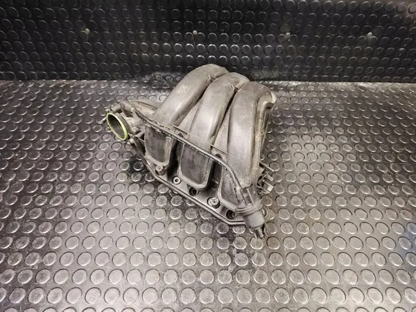 Collecteur d'admission VW GOLF SPORTSVAN 1.0L 2013 04C133201H image 6