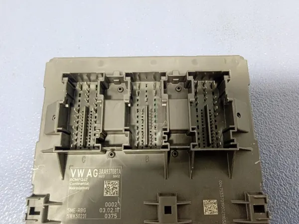 VW Passat B7 Mukavuusmoduuli OEM 3AA937087A image 4