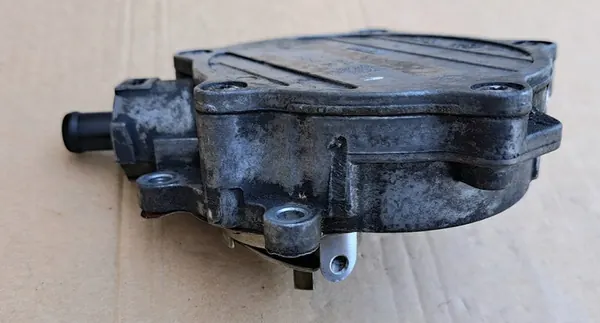 AUDI S4 S5 A6 Imupumppu 06E145100M image 5