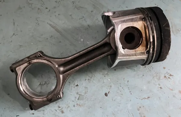 Kit Piston & Bielle OEM G9U630 pour Nissan Primastar 2.5DCI image 3