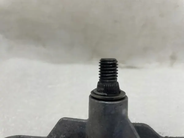 Mecanismo motor limpiaparabrisas OEM 288003381R Renault Zoe II image 6