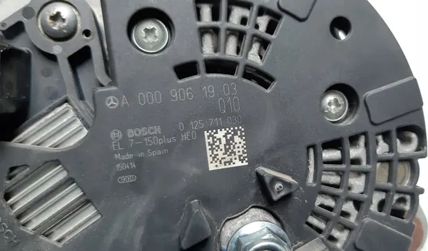 Mercedes B180 W246 Vaihtovirtageneraattori A0009061903 image 7