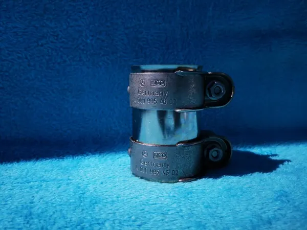 Mercedes-jousituskiinnike OEM A0009954602 image 2