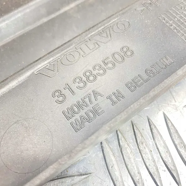 Capa de cinto central dianteiro XC90 II image 3