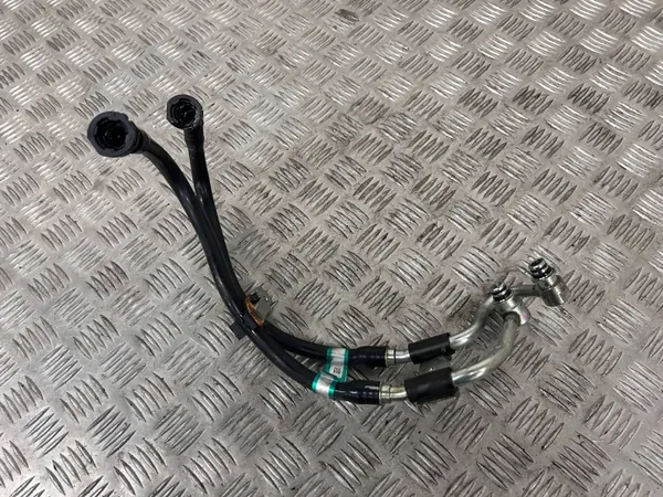 Conduit refroidisseur huile Maserati Quattroporte OEM 06700029350 image 2