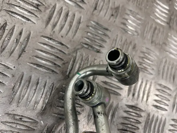 Conduit refroidisseur huile Maserati Quattroporte OEM 06700029350 image 3