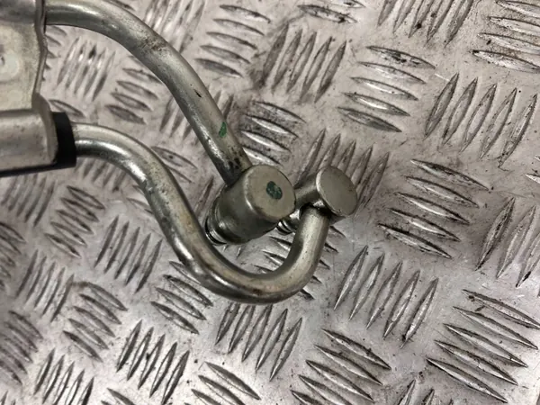 Conduit refroidisseur huile Maserati Quattroporte OEM 06700029350 image 4
