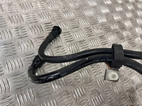 Conduit refroidisseur huile Maserati Quattroporte OEM 06700029350 image 6
