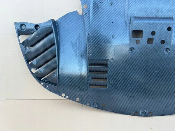 Ferrari SF90 XX Carbon Frontbodenabdeckung OEM image 4