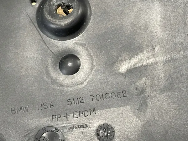 Marco de matrícula delantera BMW Z4 E85 OEM 7016062 image 4