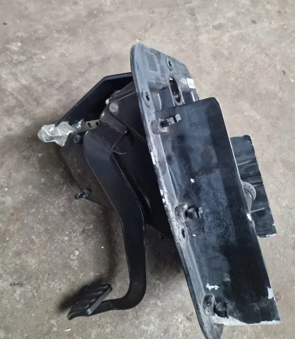 Iveco S-WAY Pääjarruventtiili OEM 4462300272 image 4
