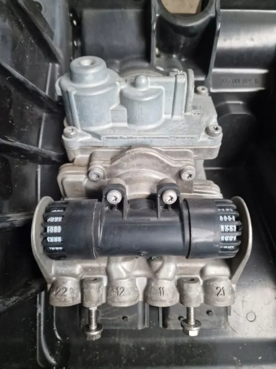 Iveco S-WAY Pääjarruventtiili OEM 4462300272 image 6