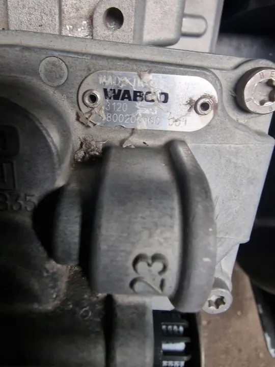 Iveco S-WAY Pääjarruventtiili OEM 4462300272 image 8