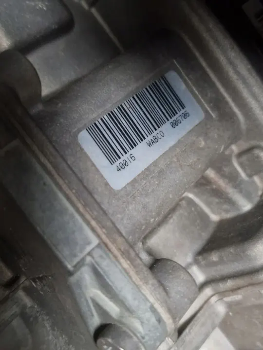 Iveco S-WAY Pääjarruventtiili OEM 4462300272 image 9