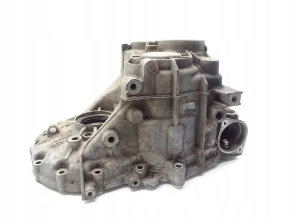 Gearbox Housing 02Q301103G Audi A3 8P 2.0 TDI image 4
