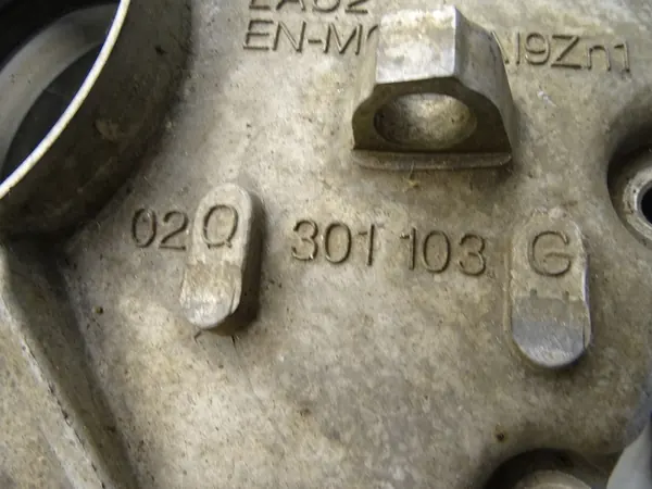 Gearbox Housing 02Q301103G Audi A3 8P 2.0 TDI image 7