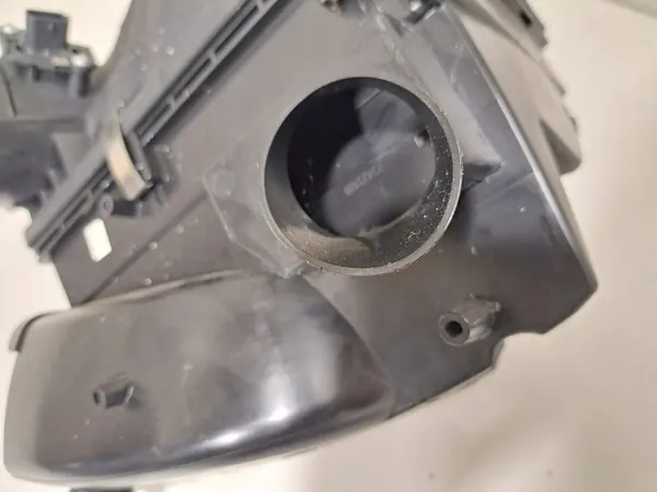 BMW Ilmansuodattimen kotelo image 8