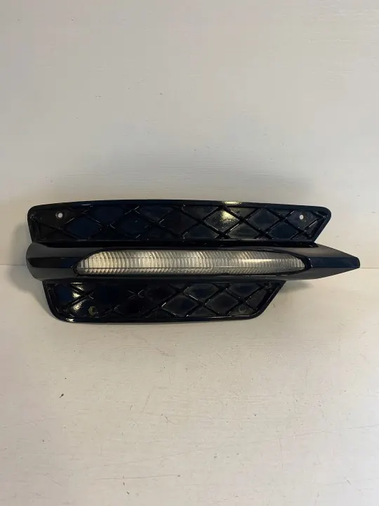 Mercedes W204 AMG LED Grillamp Rechts Voor OEM 17286016029 image 2