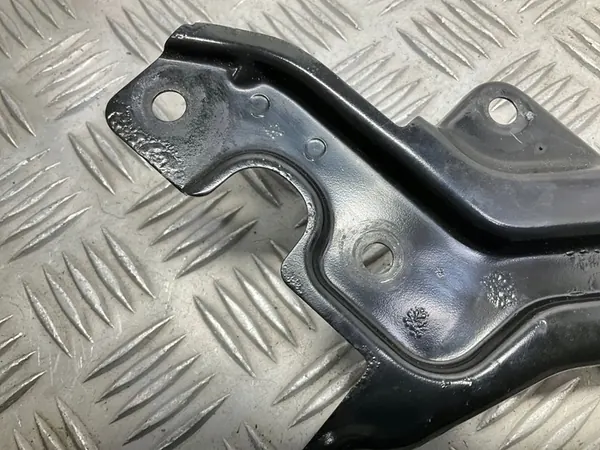 Kylarfäste Skoda Superb B8 2016 3V0806929 image 3