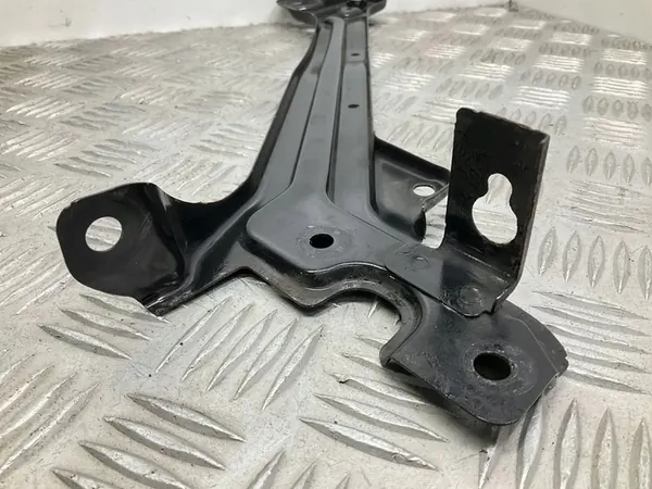 Kylarfäste Skoda Superb B8 2016 3V0806929 image 7