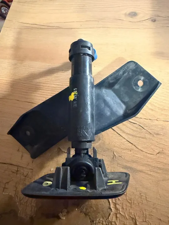 Hyundai i40 Scheinwerferreiniger OEM 230214 rechts image 2