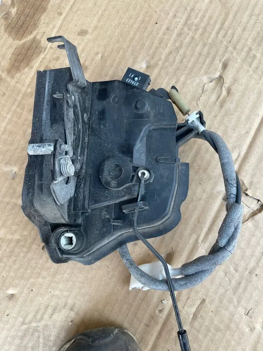 Komplett lås för vänster framdörr BMW 3 E46 LCI Coupe image 4