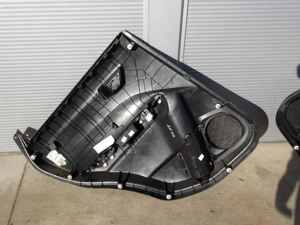 Panneau Latéral Portière Arrière Droit Suzuki OE WIT7172 image 3
