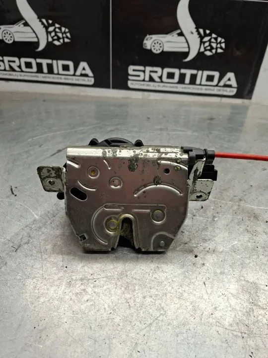 Luz de matrícula Mercedes-Benz ML W164 OEM NIC29498 image 7