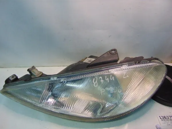 PEUGEOT 206 1.4B 75KM 02r HB 5D Refletor Direito 6204.S7 image 2