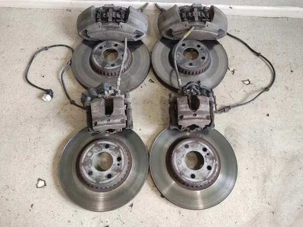 Kit disco e pastilhas traseiro OEM A0004230712 image 2
