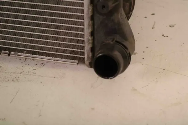 Peças de refrigeração VW Passat Variant B7 1.6L 3AA121253 image 10