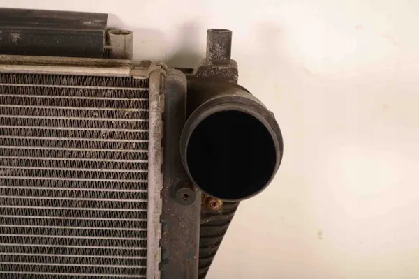 Peças de refrigeração VW Passat Variant B7 1.6L 3AA121253 image 7