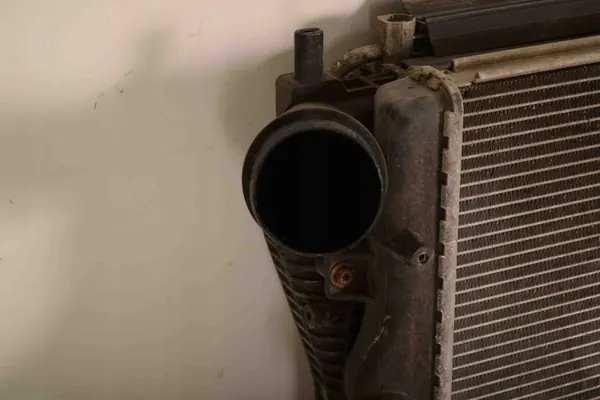 Peças de refrigeração VW Passat Variant B7 1.6L 3AA121253 image 9